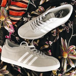 ADIDAS / NWOT original campus sneakers